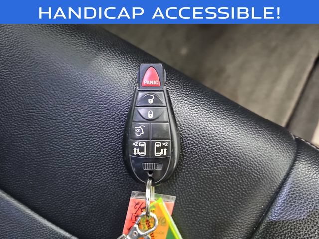 Used 2013 Chrysler Town & Country Touring FWD image 26