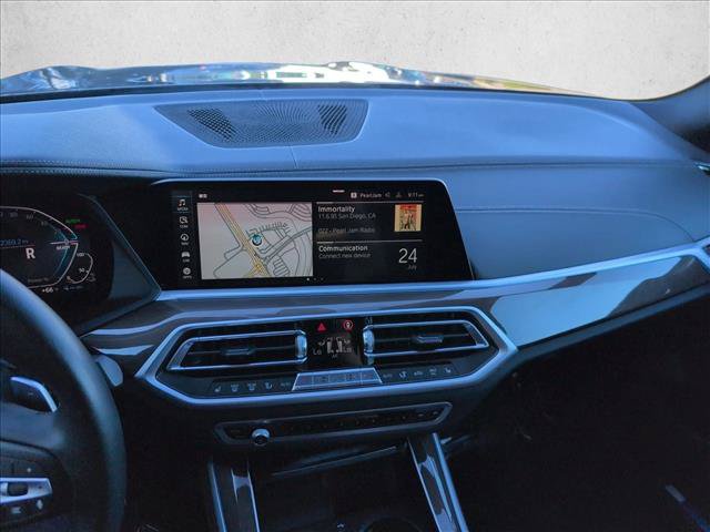 Used 2022 BMW X5 xDrive45e w/ Parking Assistance Package AWD/4WD image 15