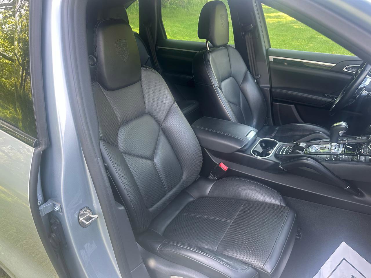 Used 2018 Porsche Cayenne Platinum Edition AWD/4WD image 16