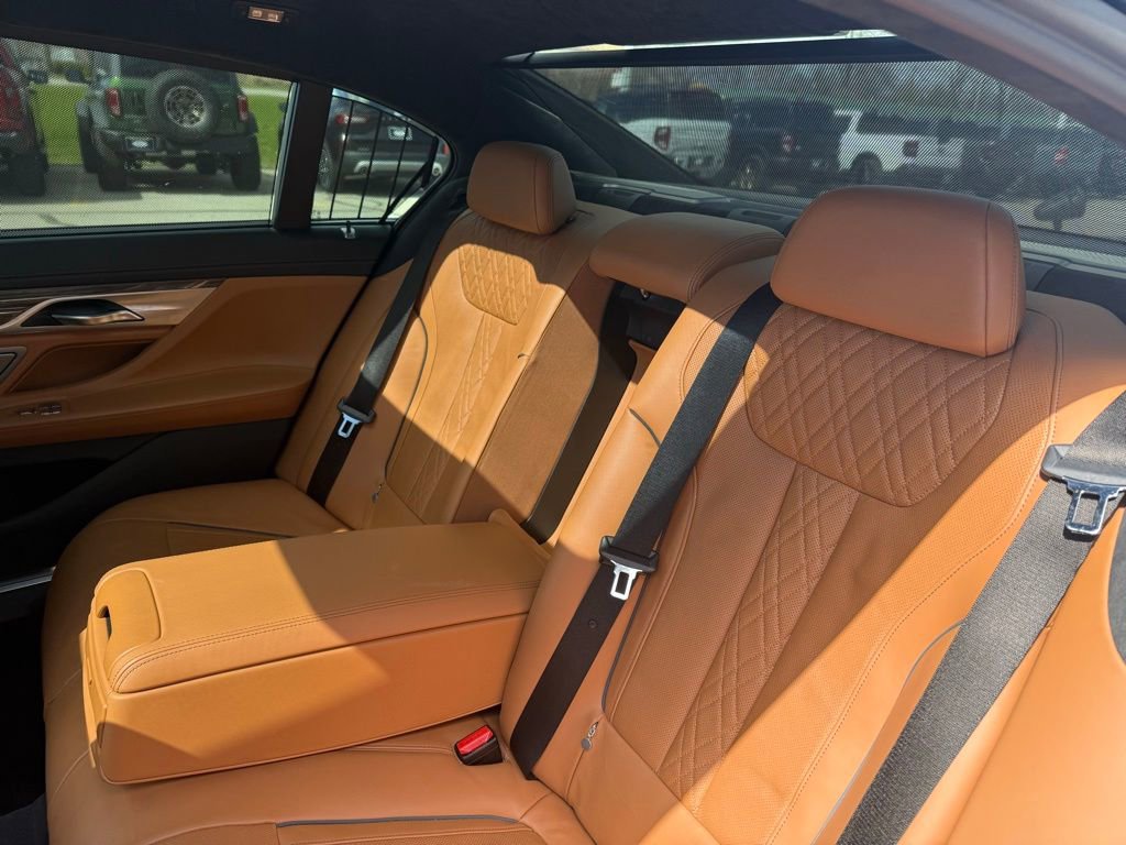 Used 2017 BMW 750i xDrive image 22