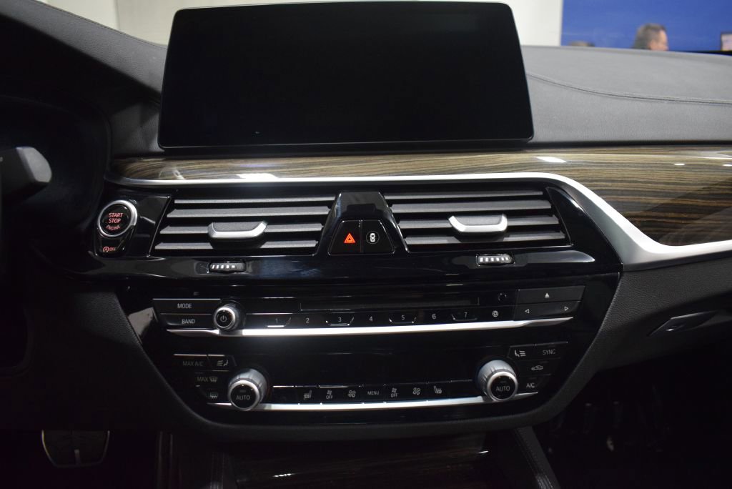 Used 2019 BMW M550i xDrive w/ Premium Package 2 image 19