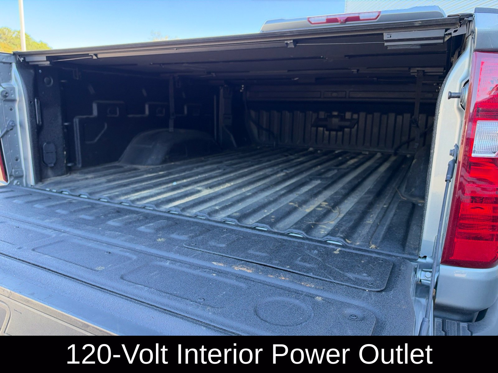 Used 2024 Chevrolet Silverado 2500 LT AWD/4WD image 32