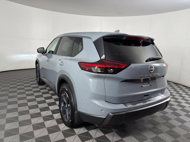 Certified 2026 Nissan Rogue SV FWD image 13