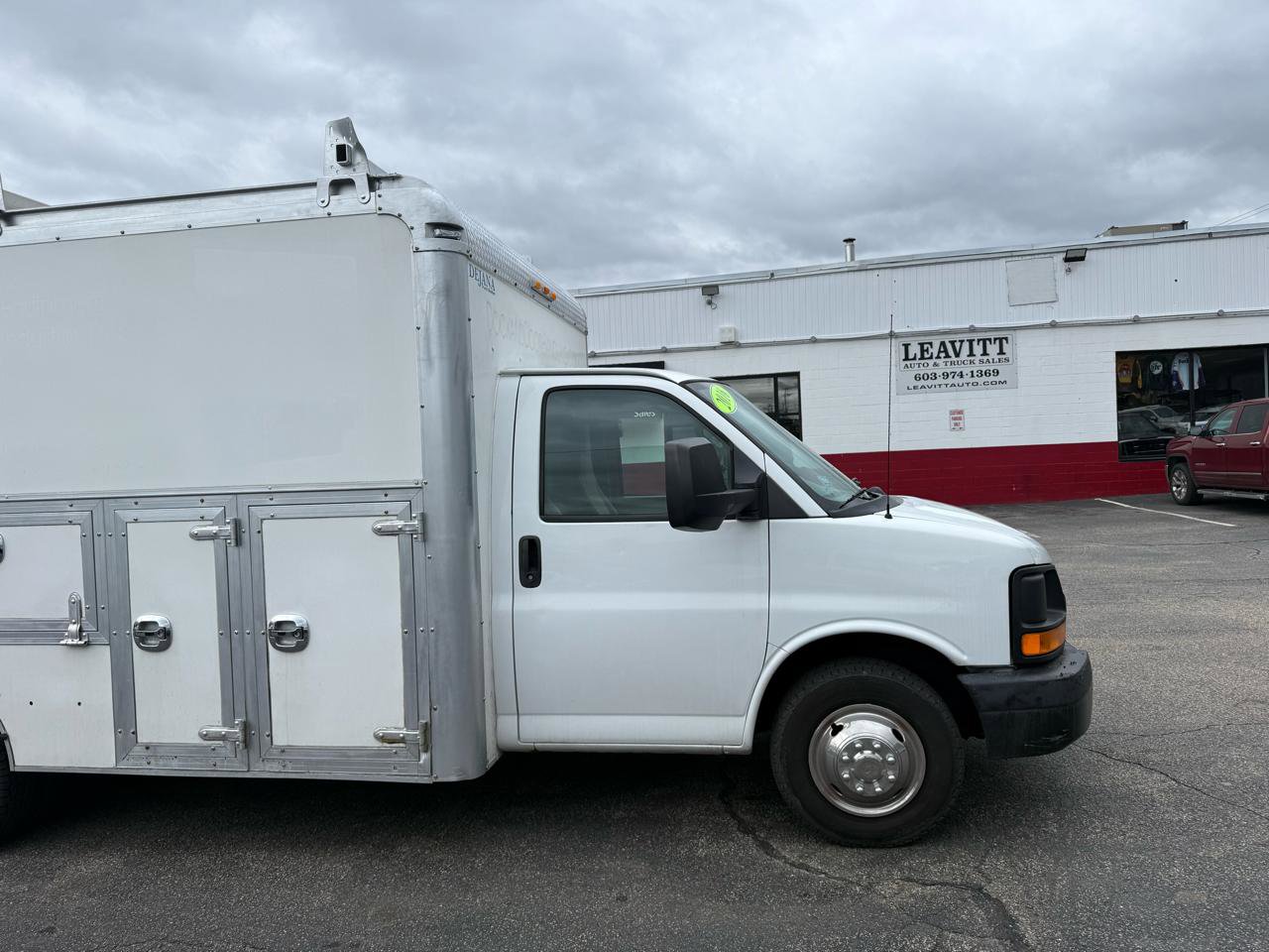 Used 2016 Chevrolet Express 3500 image 7