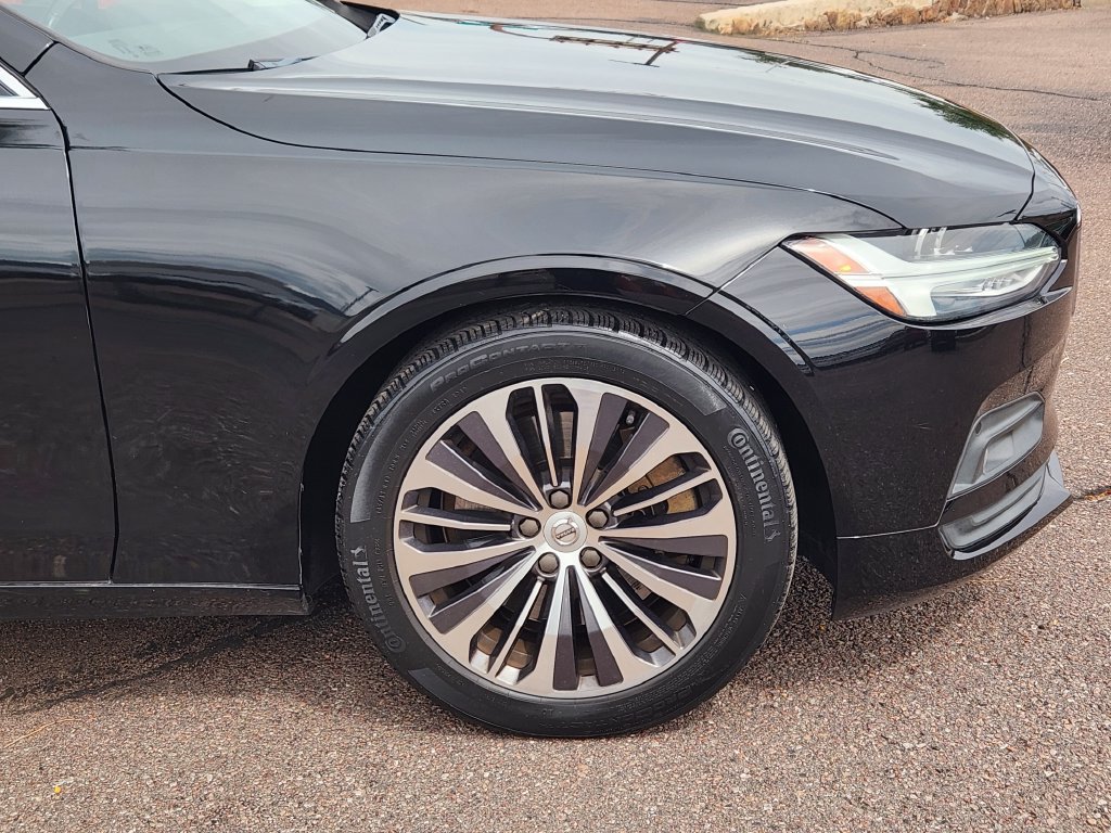 Used 2022 Volvo S90 B6 Momentum AWD/4WD image 29