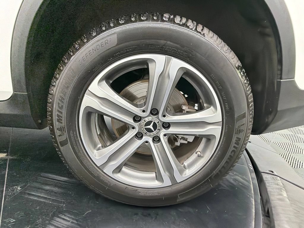 Used 2022 Mercedes-Benz GLC 300 w/ Premium Package Lite image 17