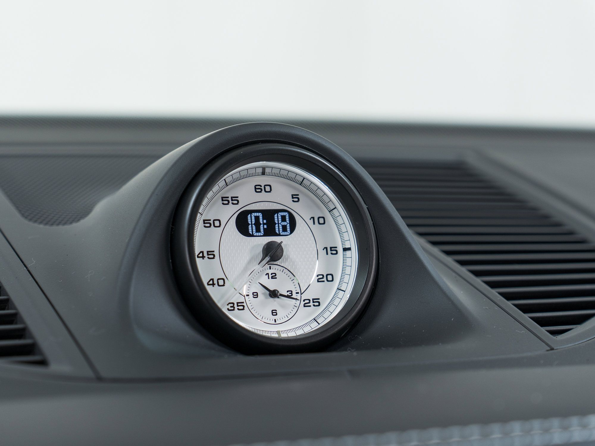 New 2026 Porsche Macan GTS image 24