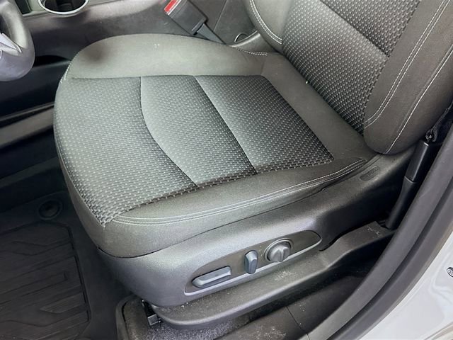 Used 2023 GMC Terrain SLE w/ Driver Convenience Package image 21