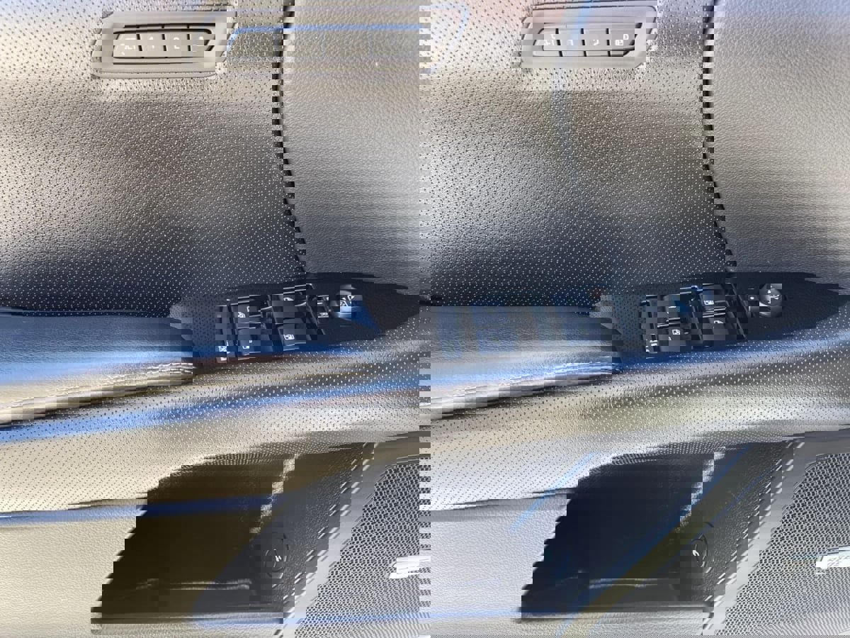 Used 2014 Cadillac XTS Luxury image 18