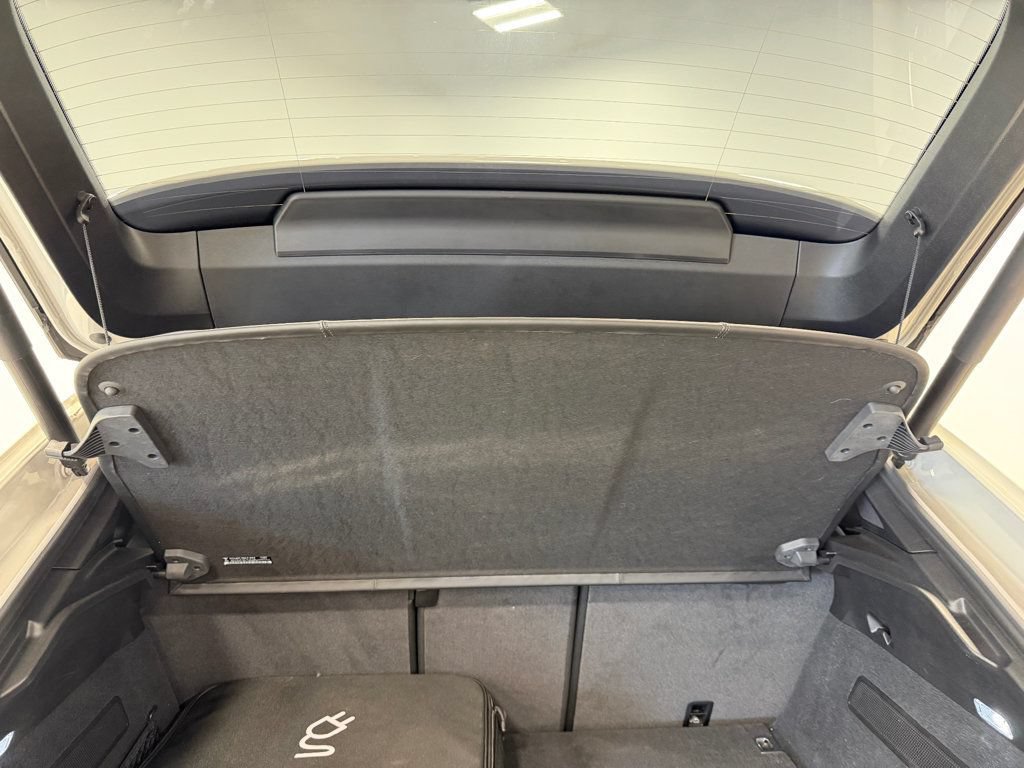 Used 2025 Porsche Cayenne Turbo AWD/4WD image 40