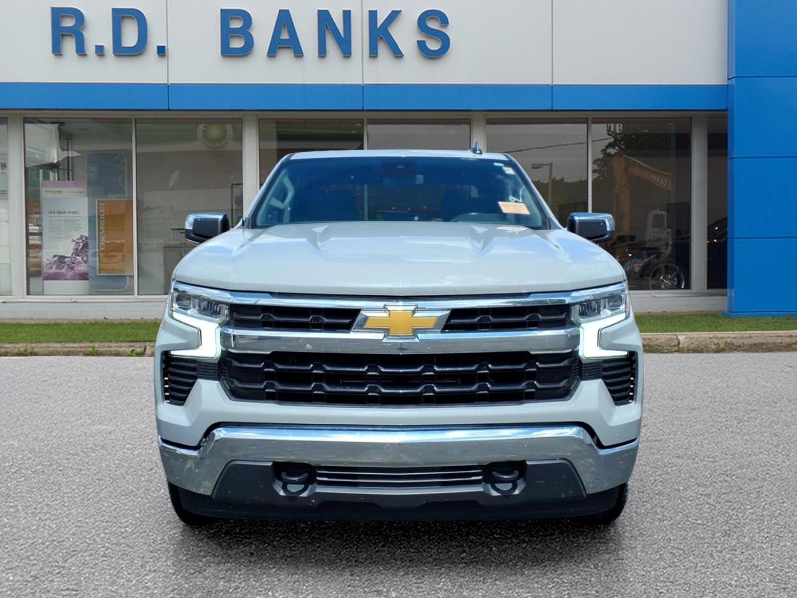 Used 2024 Chevrolet Silverado 1500 LT AWD/4WD image 2