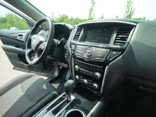 Used 2020 Nissan Pathfinder S AWD/4WD image 32