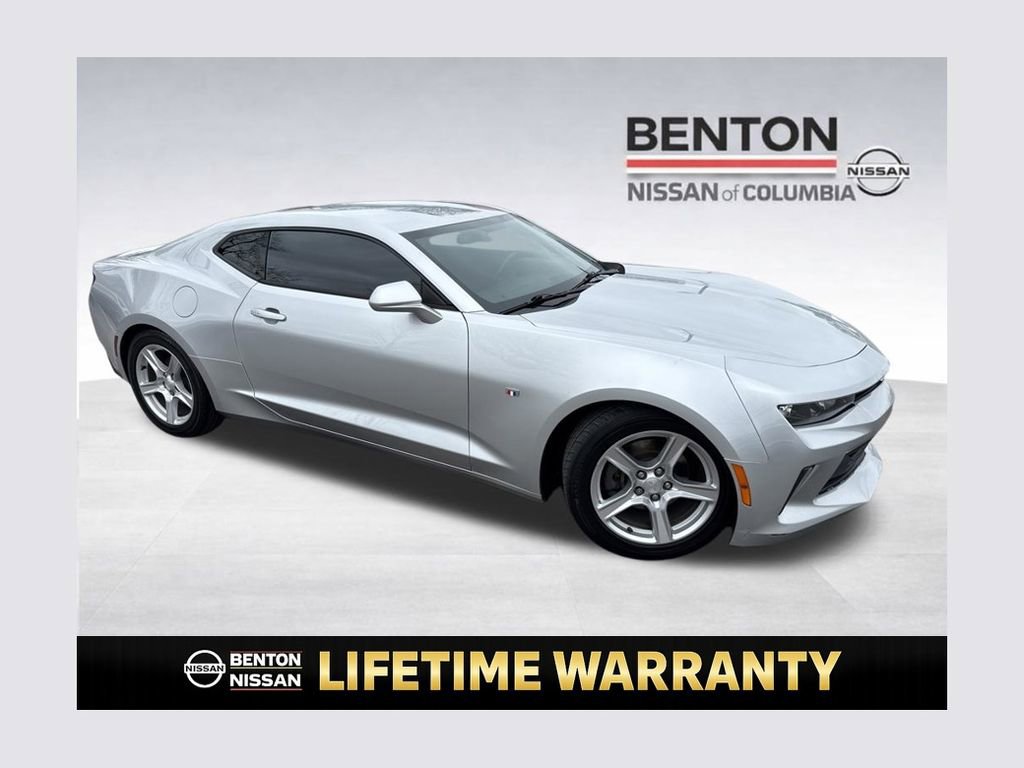 Used 2018 Chevrolet Camaro LT image 1