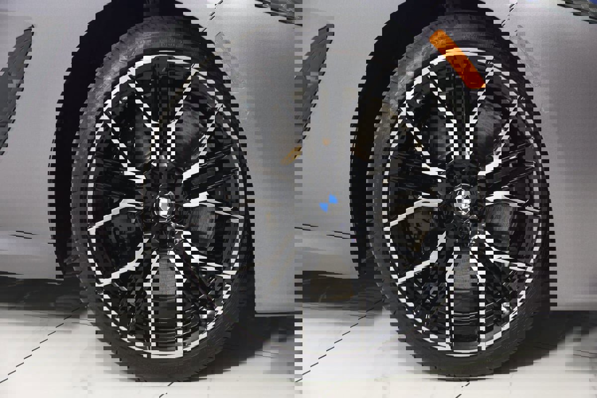 Used 2025 BMW M850i xDrive Coupe w/ M Sport Professional Package image 16