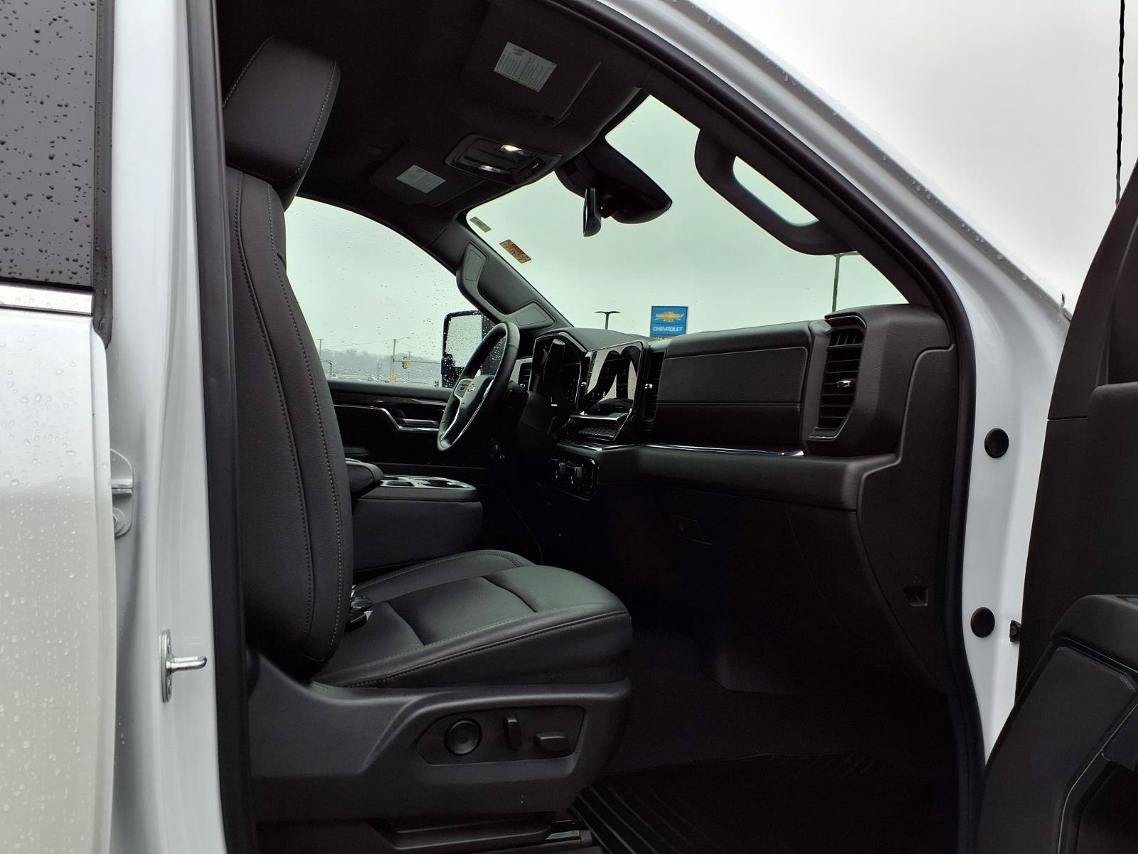 Used 2024 Chevrolet Silverado 3500 LTZ AWD/4WD image 24