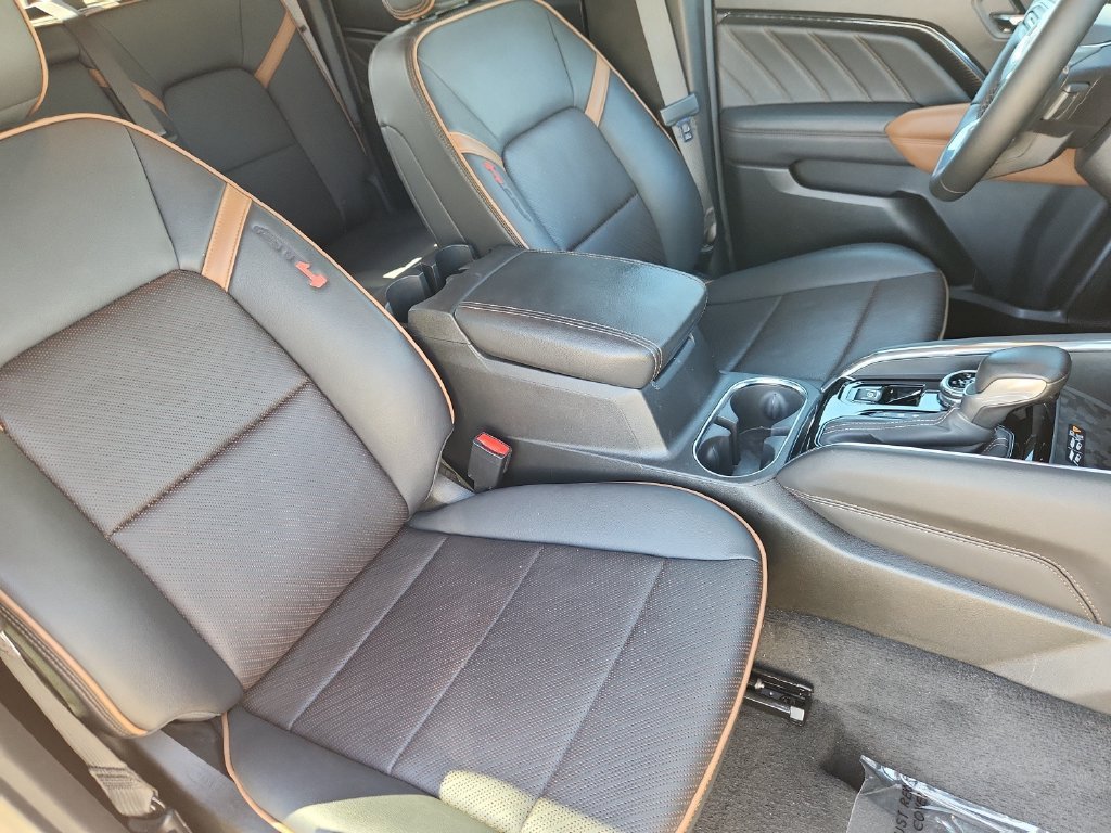 Used 2024 GMC Canyon AT4 w/ AT4 Premium Package AWD/4WD image 13
