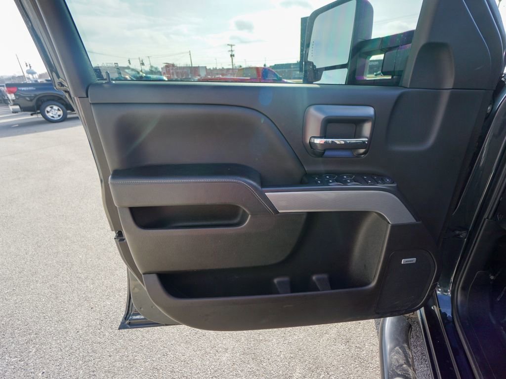 Used 2019 Chevrolet Silverado 2500 LT w/ LT Convenience Package image 16