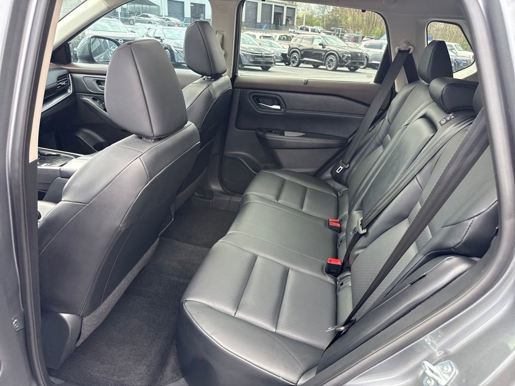 Used 2023 Nissan Rogue SV w/ SV Premium B Package image 25