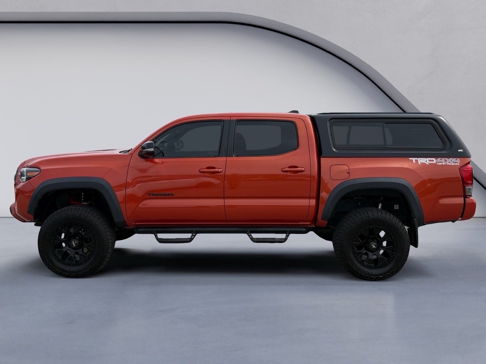 Used 2016 Toyota Tacoma TRD Off-Road w/ Premium & Technology Package AWD/4WD image 2