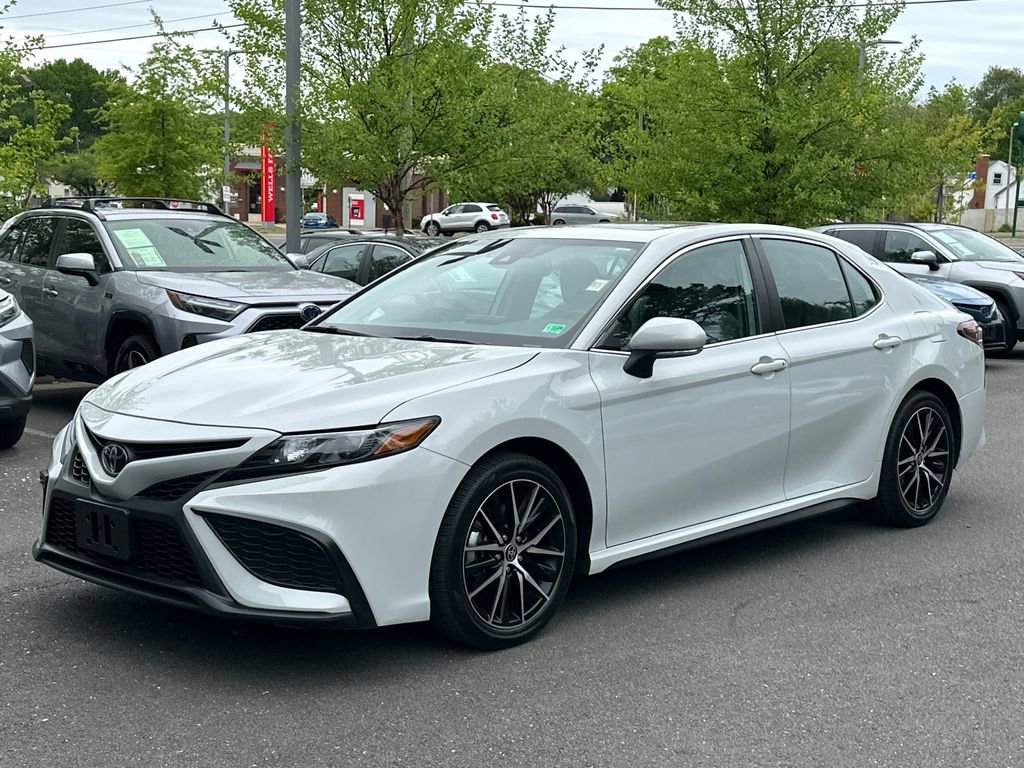 Used 2023 Toyota Camry SE w/ Cold Weather Package AWD/4WD image 2