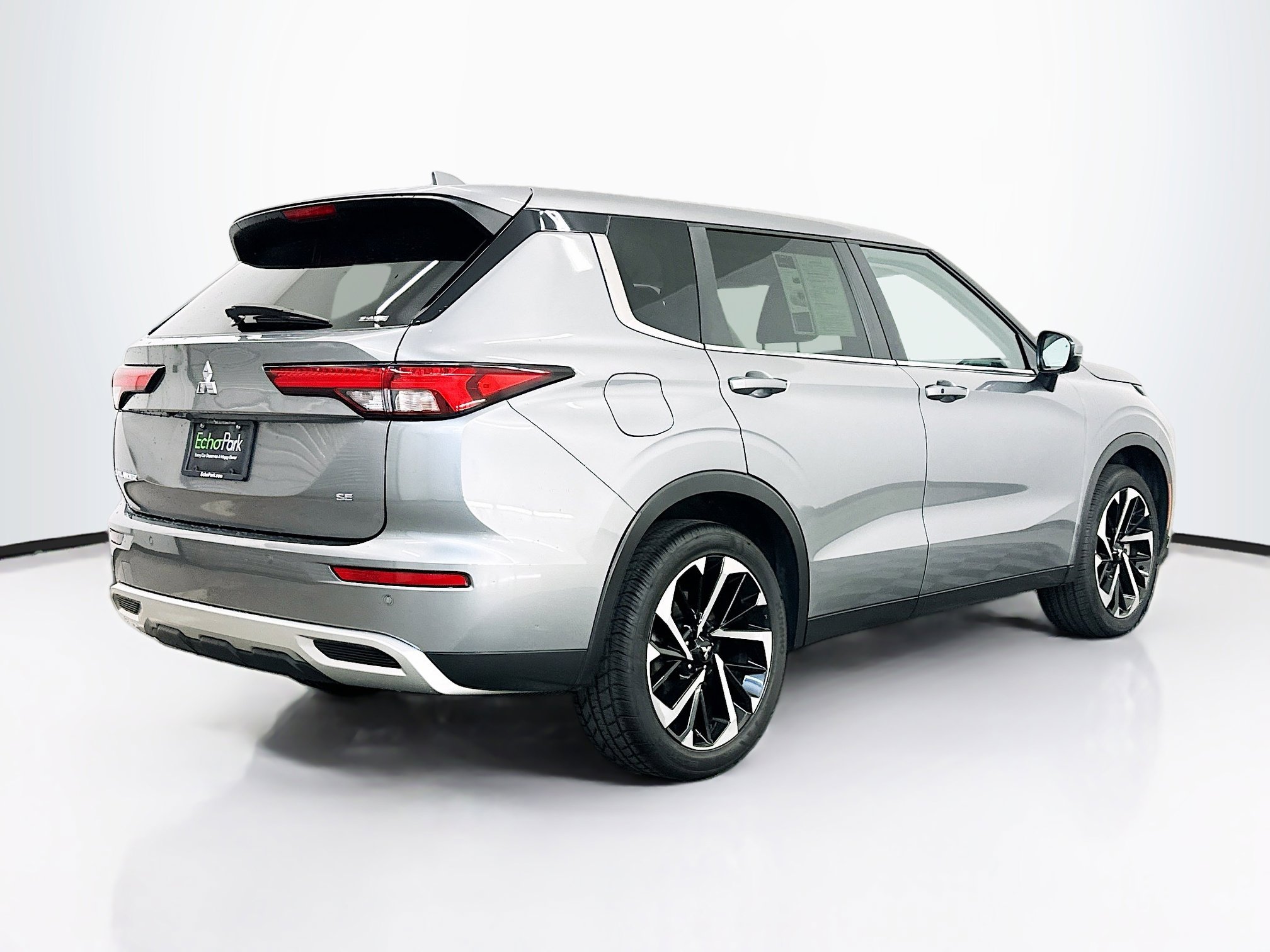 Used 2024 Mitsubishi Outlander SE AWD/4WD image 9