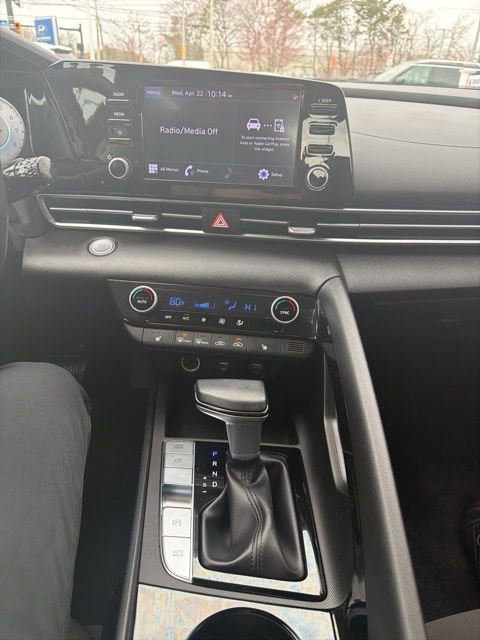 Certified 2022 Hyundai Elantra SEL w/ Convenience Package image 20