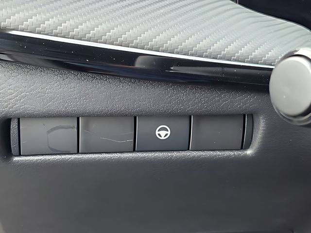 New 2026 Nissan Kicks SR w/ Cold Weather Package AWD/4WD image 12
