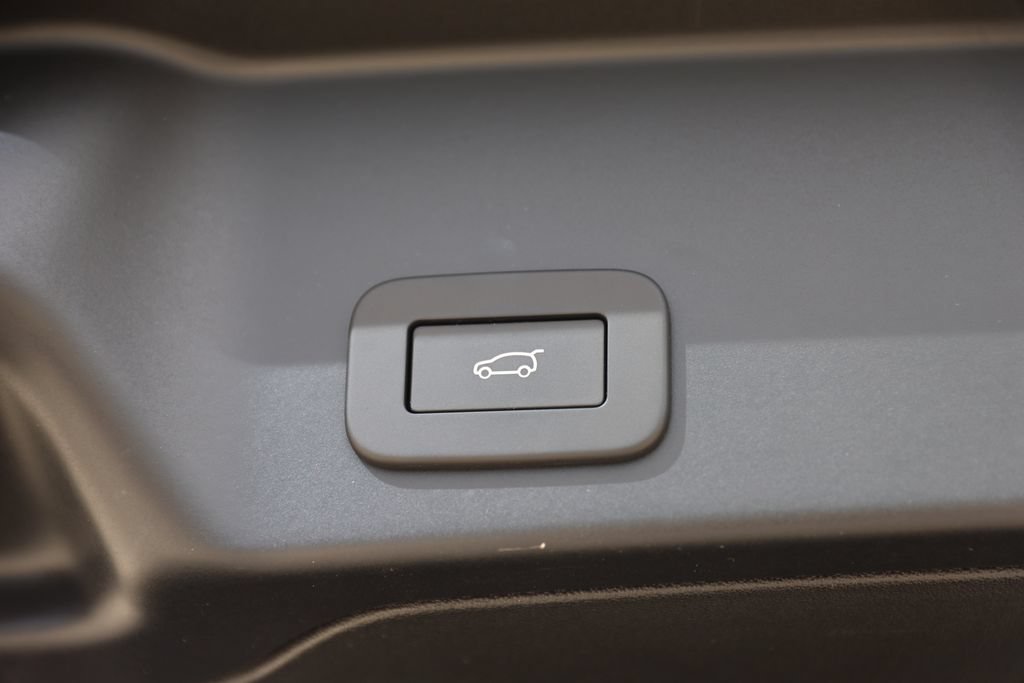 Certified 2026 Land Rover Range Rover Evoque S AWD/4WD image 9