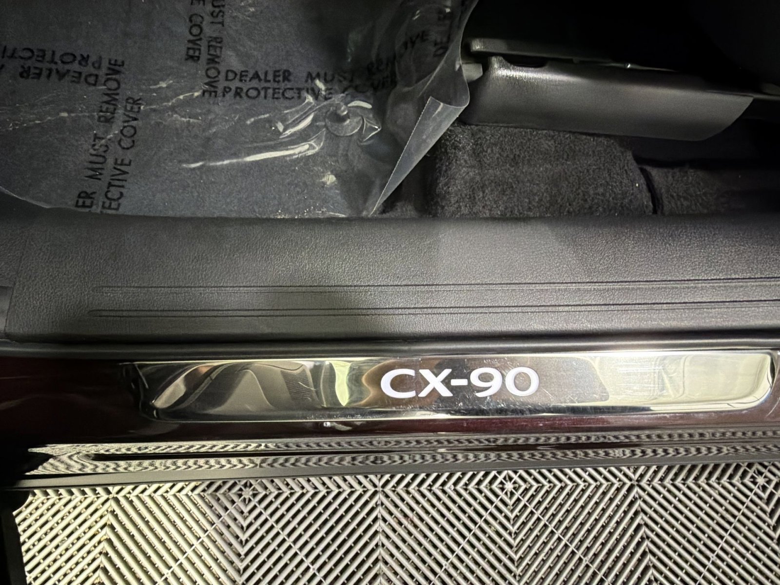 Used 2024 MAZDA CX-90 3.3 Turbo w/ Premium Package image 17