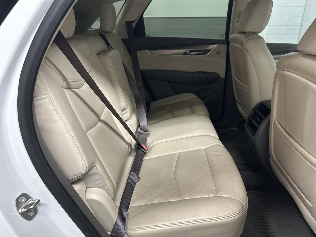 Used 2017 Cadillac XT5 Luxury w/ Driver Awareness Package image 21