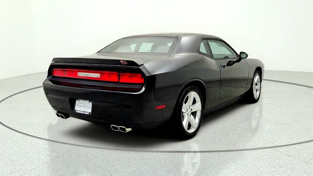 Used 2010 Dodge Challenger R/T RWD image 5