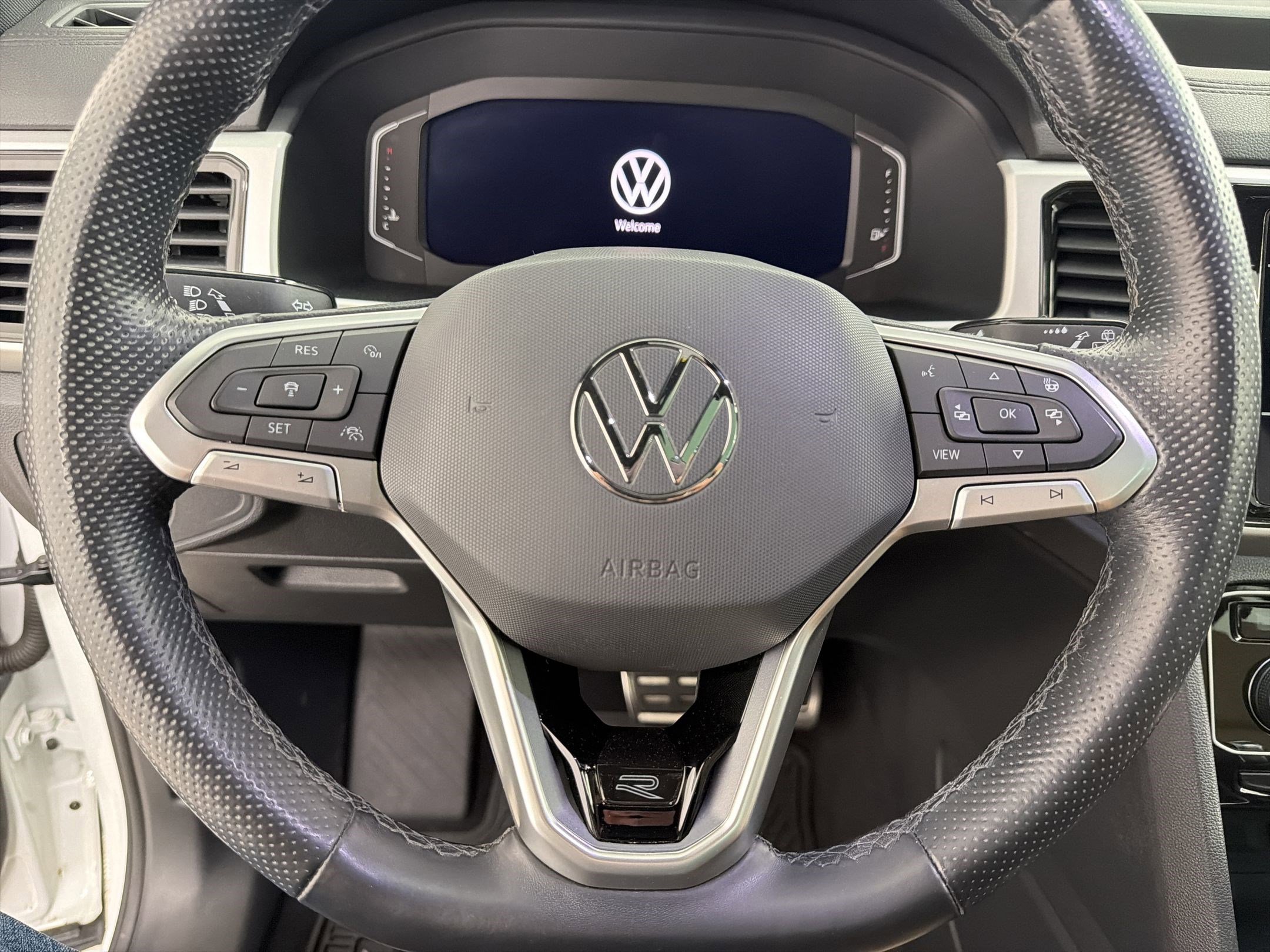 Used 2022 Volkswagen Atlas Cross Sport SEL R-Line image 16