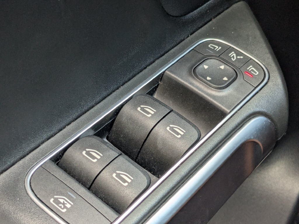 Certified 2021 Mercedes-Benz GLB 250 4MATIC image 9