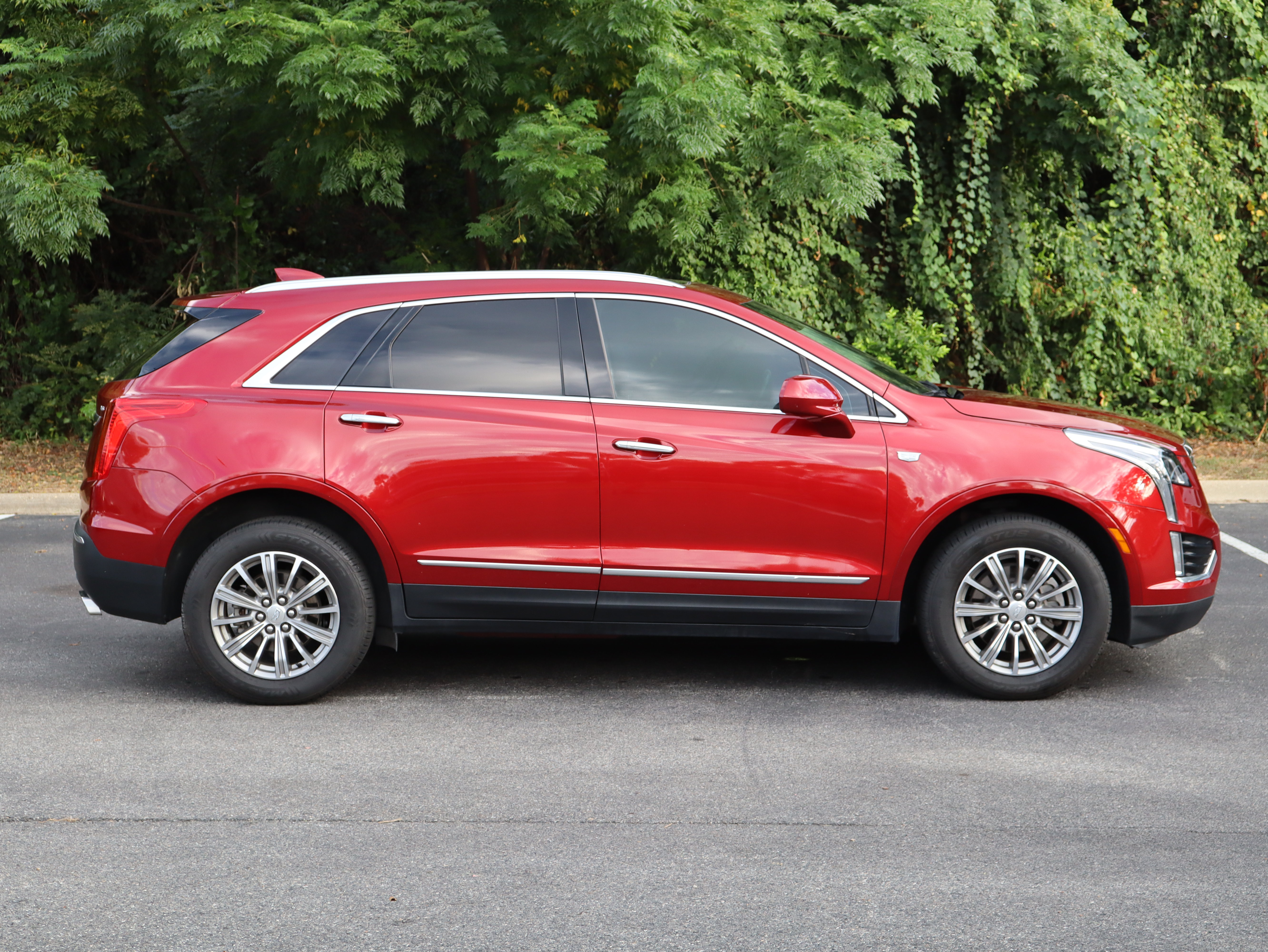 Used 2019 Cadillac XT5 Luxury FWD image 8