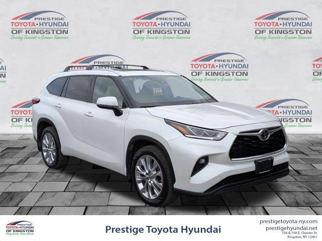 Used 2023 Toyota Highlander Limited