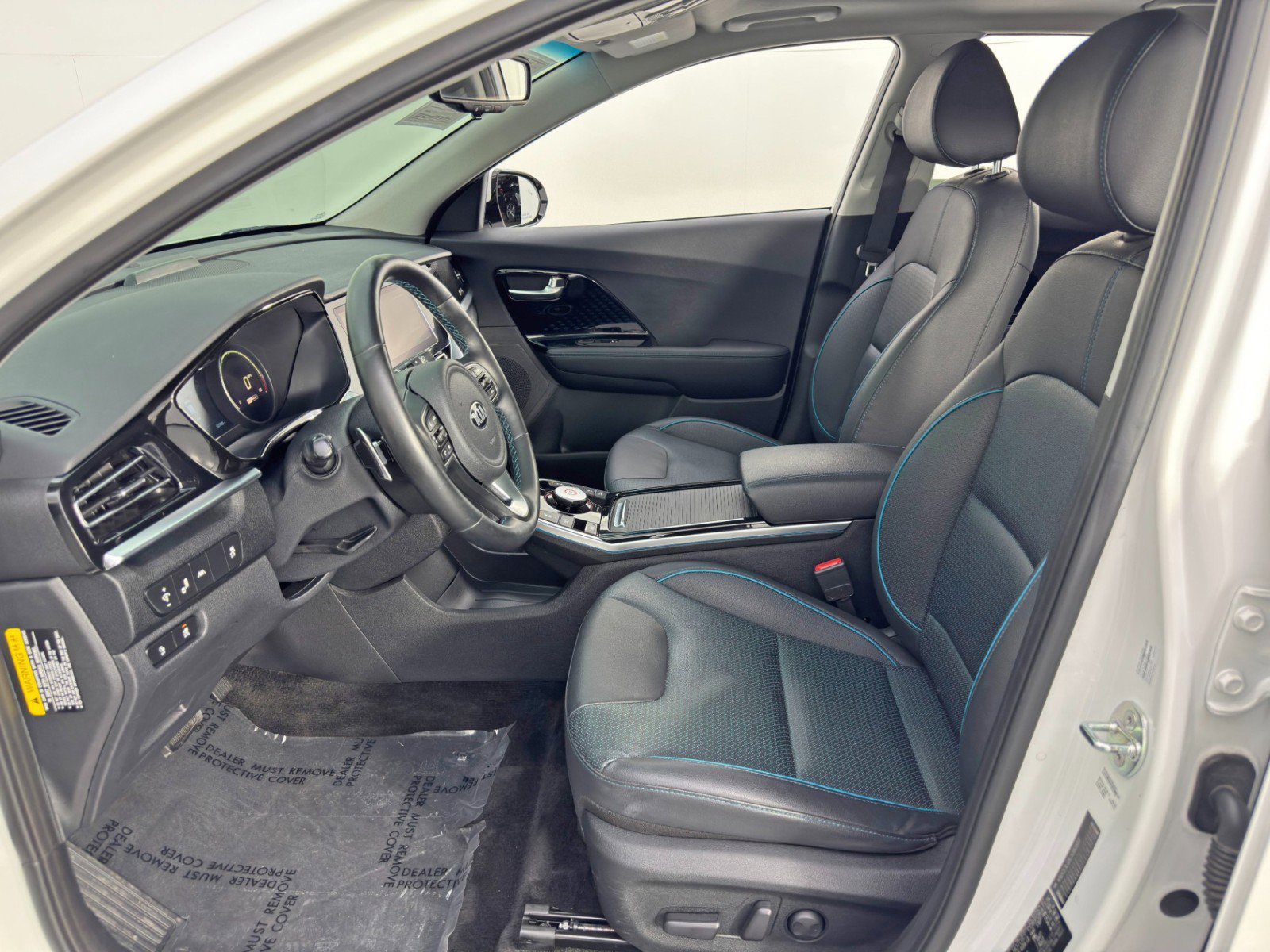 Used 2020 Kia Niro EX Premium w/ Cold Weather Package image 16