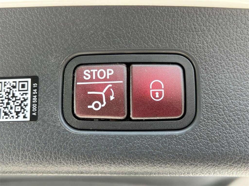 Certified 2025 Mercedes-Benz GLC 300 4MATIC image 25