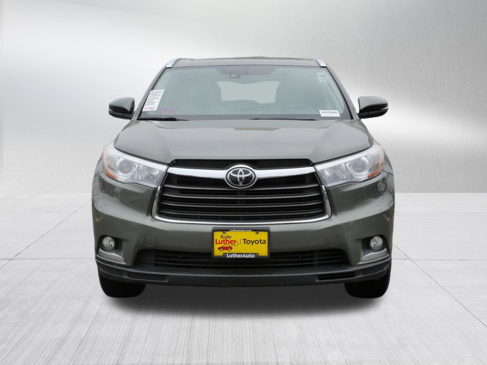 Used 2016 Toyota Highlander Limited Platinum AWD/4WD image 2