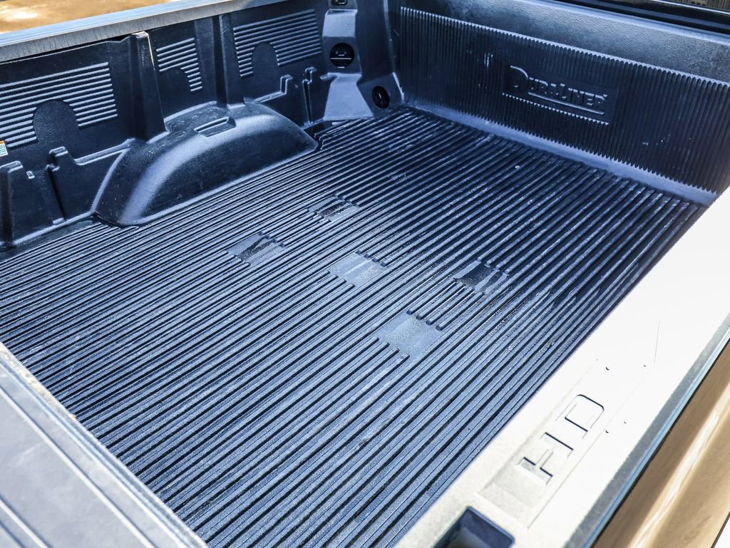 Used 2025 Chevrolet Silverado 2500 LT w/ Convenience Package image 11