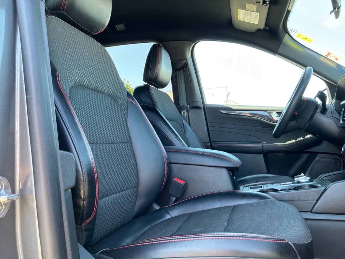Used 2023 Ford Escape ST-Line w/ Tech Pack #1 FWD image 19