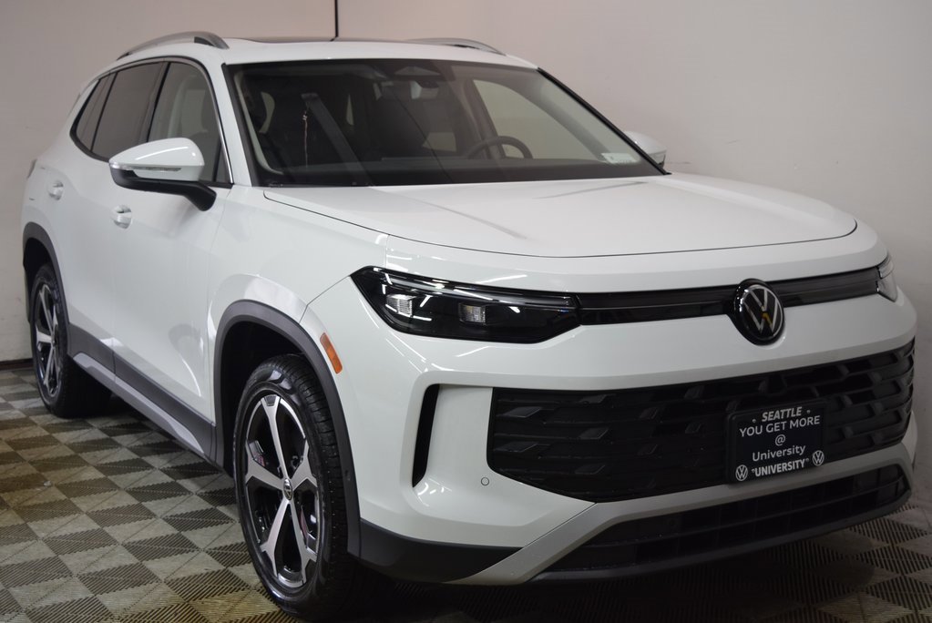 New 2025 Volkswagen Tiguan SE image 1