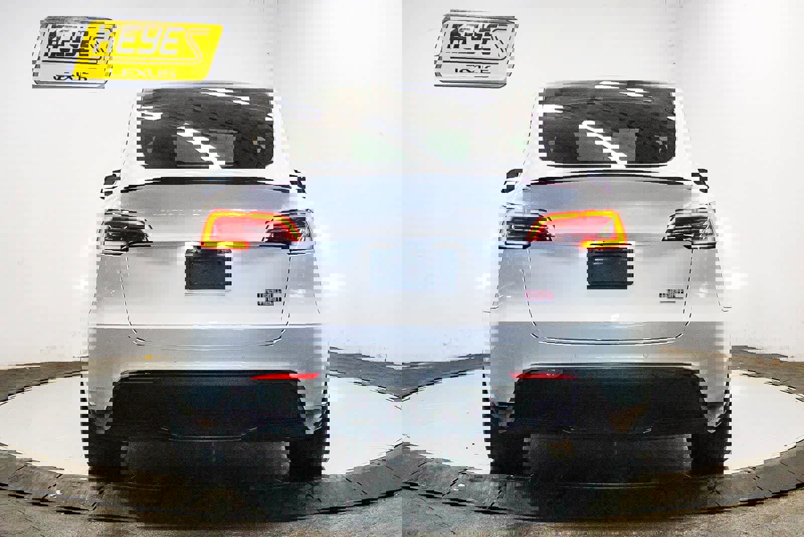 Used 2022 Tesla Model Y Performance image 3