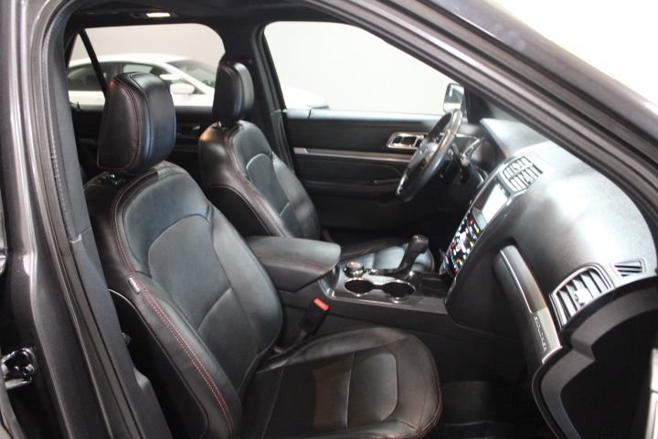 Used 2018 Ford Explorer Sport AWD/4WD image 27