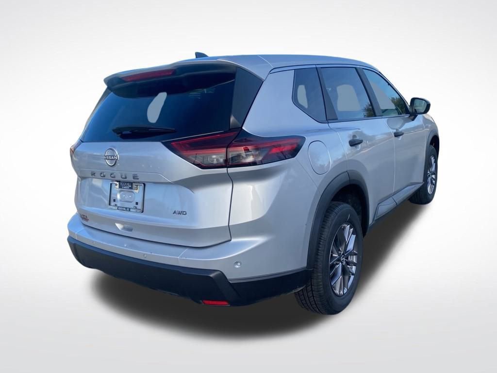 Used 2024 Nissan Rogue S image 3