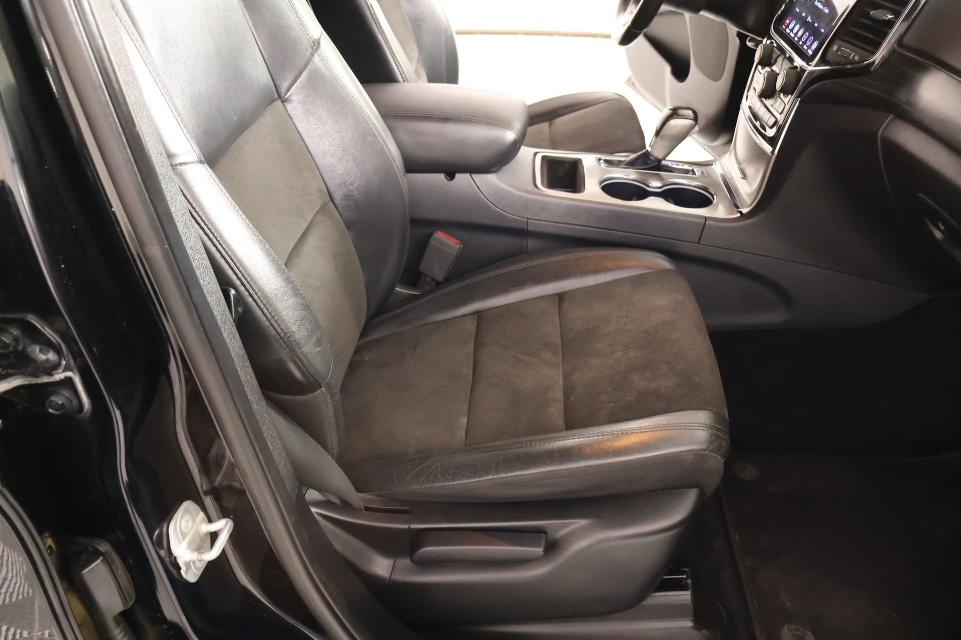 Used 2020 Jeep Grand Cherokee Altitude AWD/4WD image 14