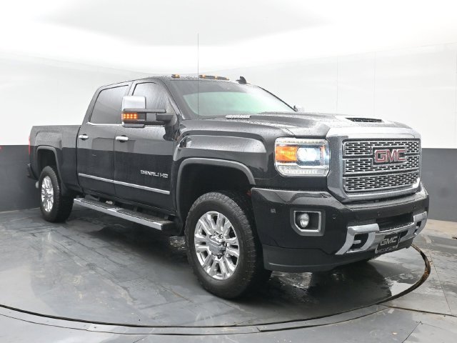 Used 2019 GMC Sierra 3500 Denali w/ Duramax Plus Package AWD/4WD image 2