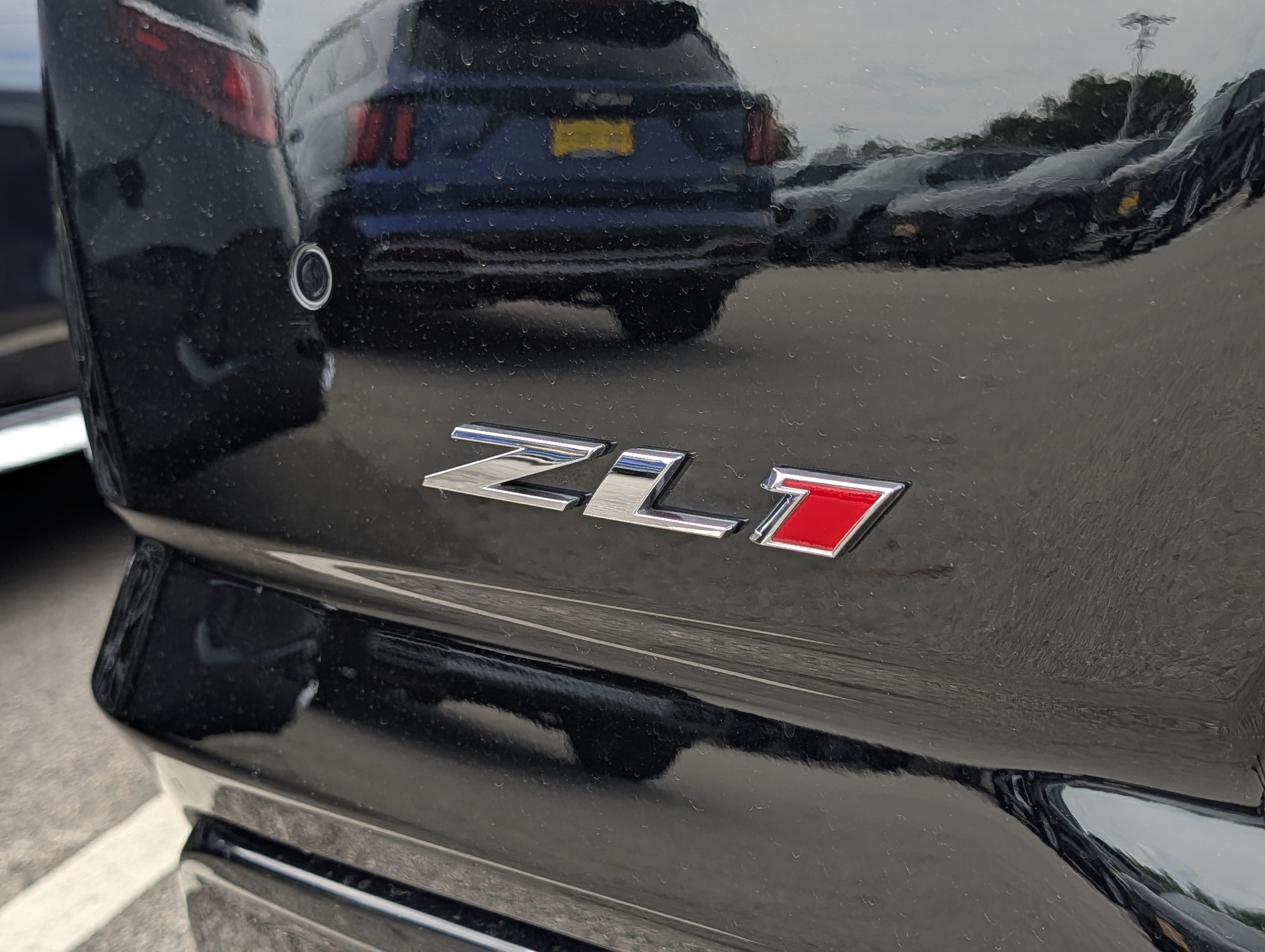 Used 2019 Chevrolet Camaro ZL1 RWD image 13