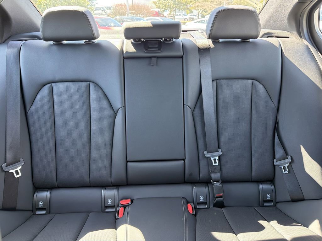 Used 2025 BMW 330i Sedan image 31