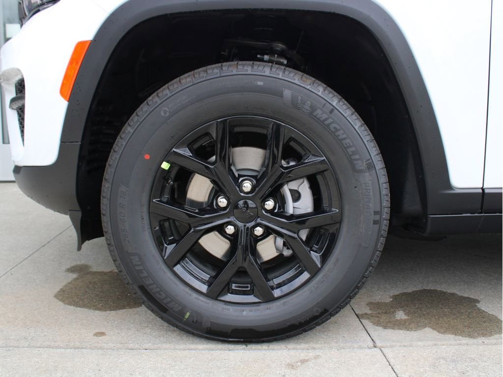 New 2025 Jeep Grand Cherokee Altitude image 31