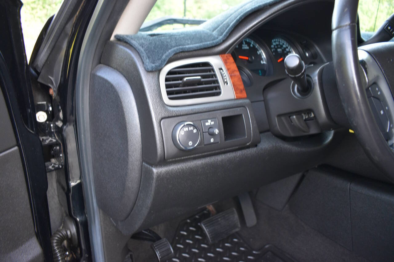 Used 2009 GMC Sierra 1500 SLT w/ Suspension Package, Off-Road image 18